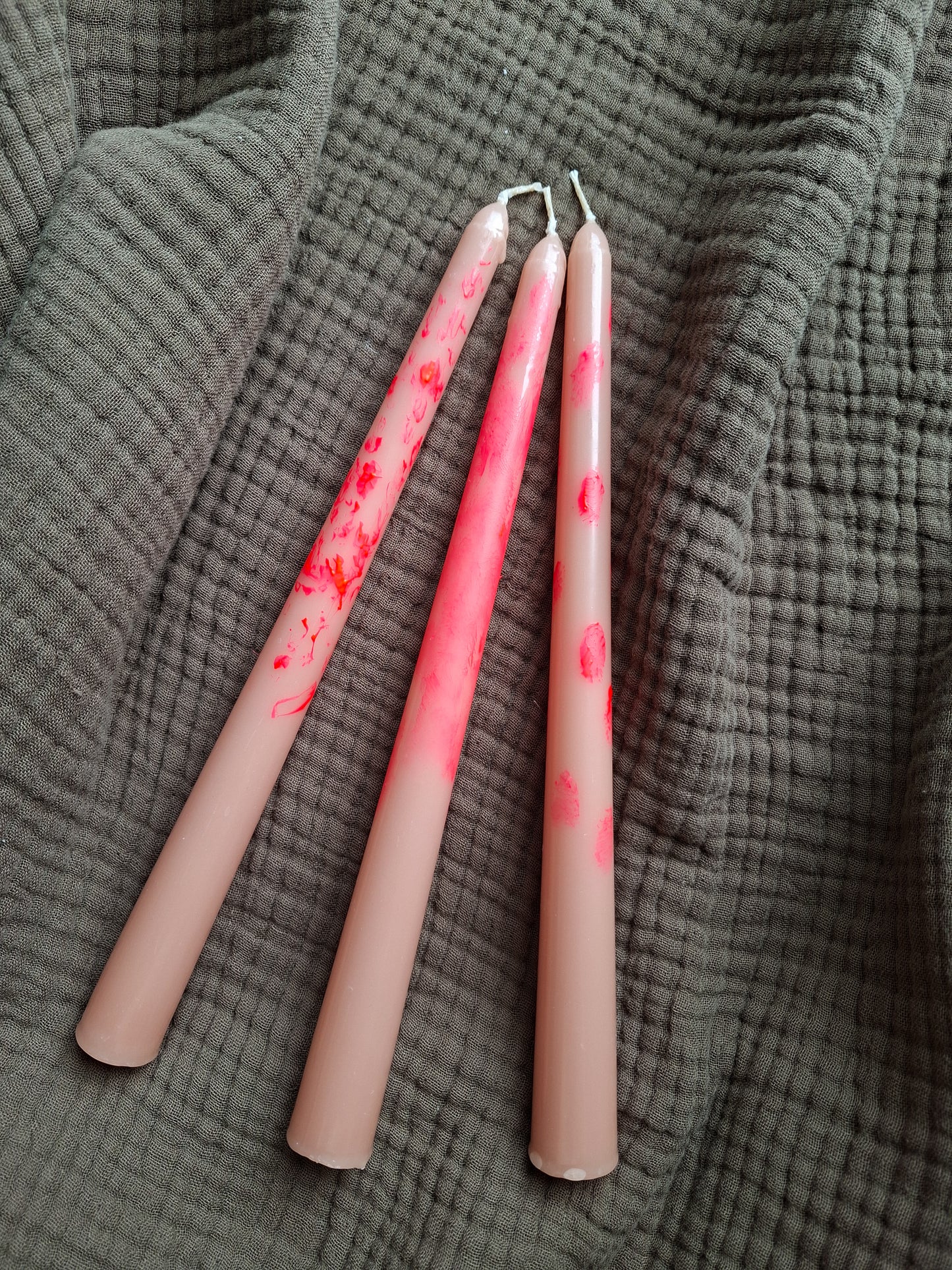 Trendige Dip Dye Kerzen – Handbemalt, Bunt & Modern – Perfekt als Geschenk & Deko