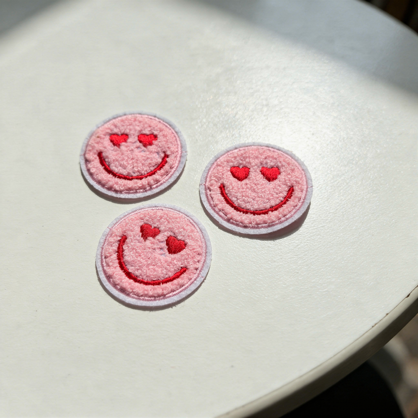 Smiley Herzaugen Patch – Süßer Aufbügel Aufnäher