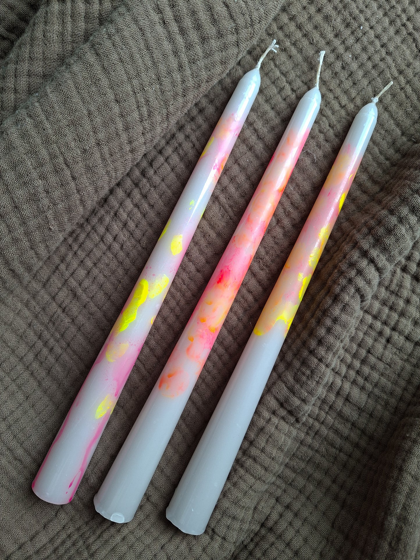 Trendige Dip Dye Kerzen – Handbemalt, Bunt & Modern – Perfekt als Geschenk & Deko