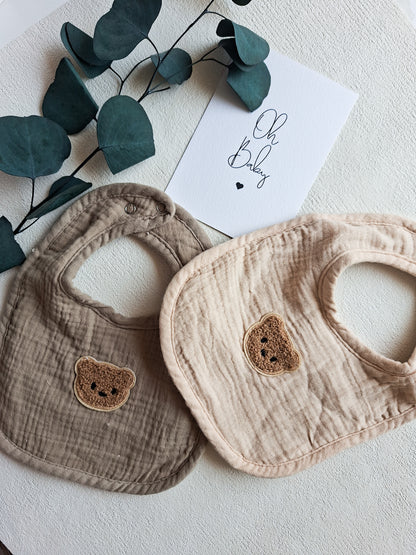Baby Lätzchen aus Musselin – Weich & Saugfähig mit Teddy Motiv – Beige & Taupe